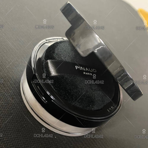 Ed.Pinaud 爱德华皮诺 老亮彩妆无日期 蜜粉4g【有粉扑】