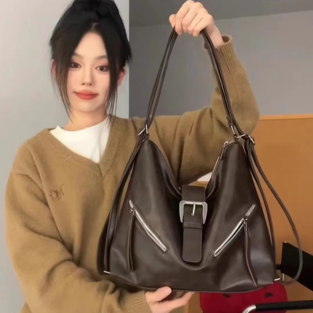 机车风复古手提托特包2025秋冬新款高级感百搭多用单肩斜挎双肩包