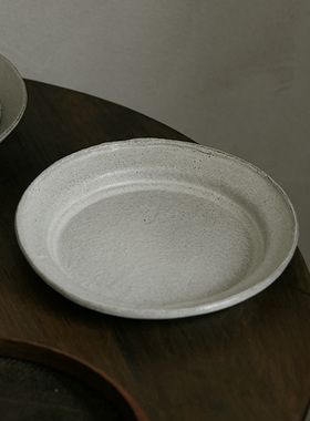 玩物志 粉印 日式侘寂风餐厅定制餐盘料理碟复古平盘手工粗陶菜盘