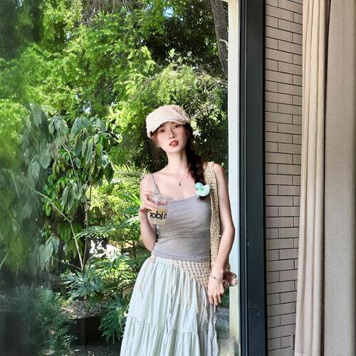 高级小个子灰色吊带背心辣妹纯欲ins风带胸垫美背外搭显瘦上衣