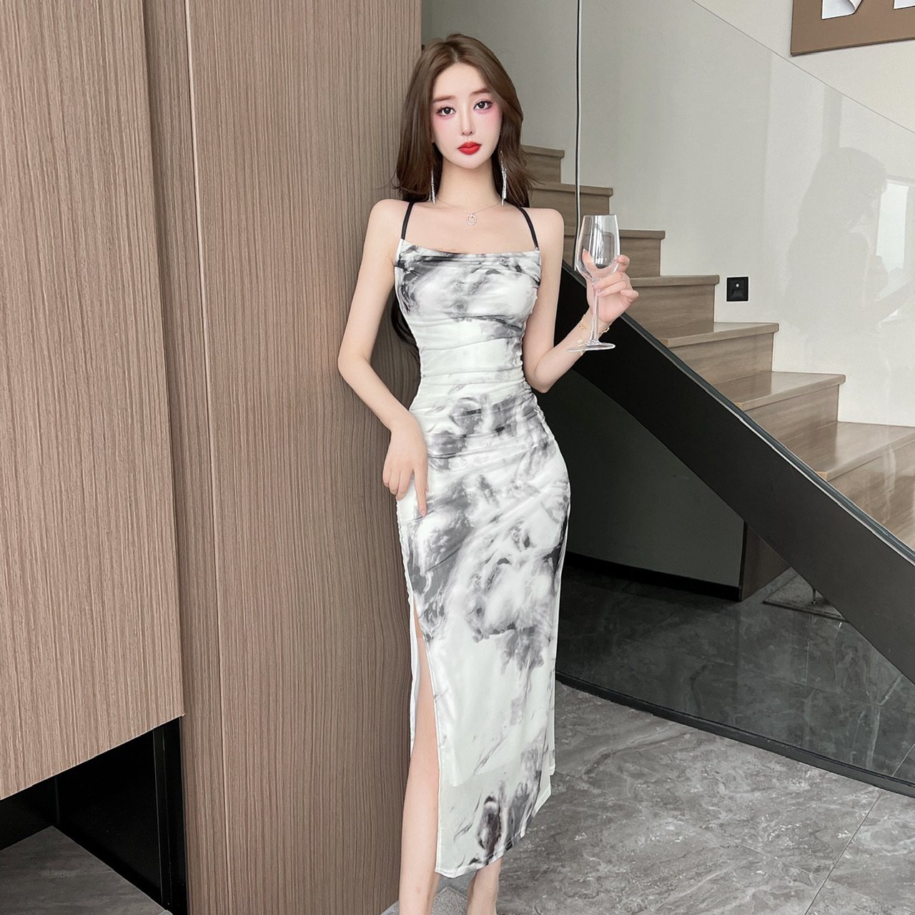 墨水覆古印花风格裙子夜总会可访问的豪华女性性感连衣裙露背吊领