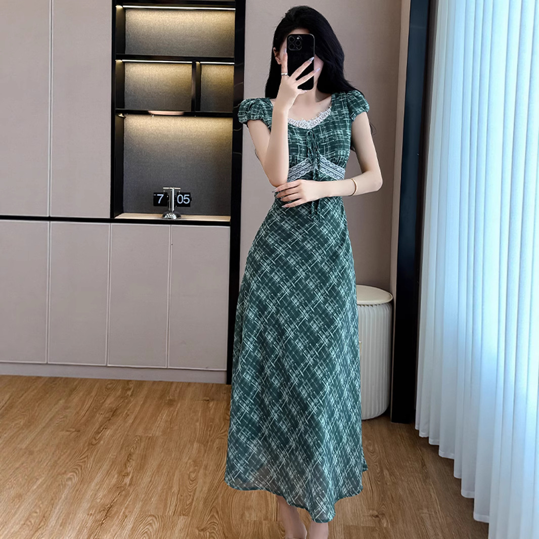 气质优雅高腰绿色格纹连衣裙女夏时尚法式复古度假小飞袖格子