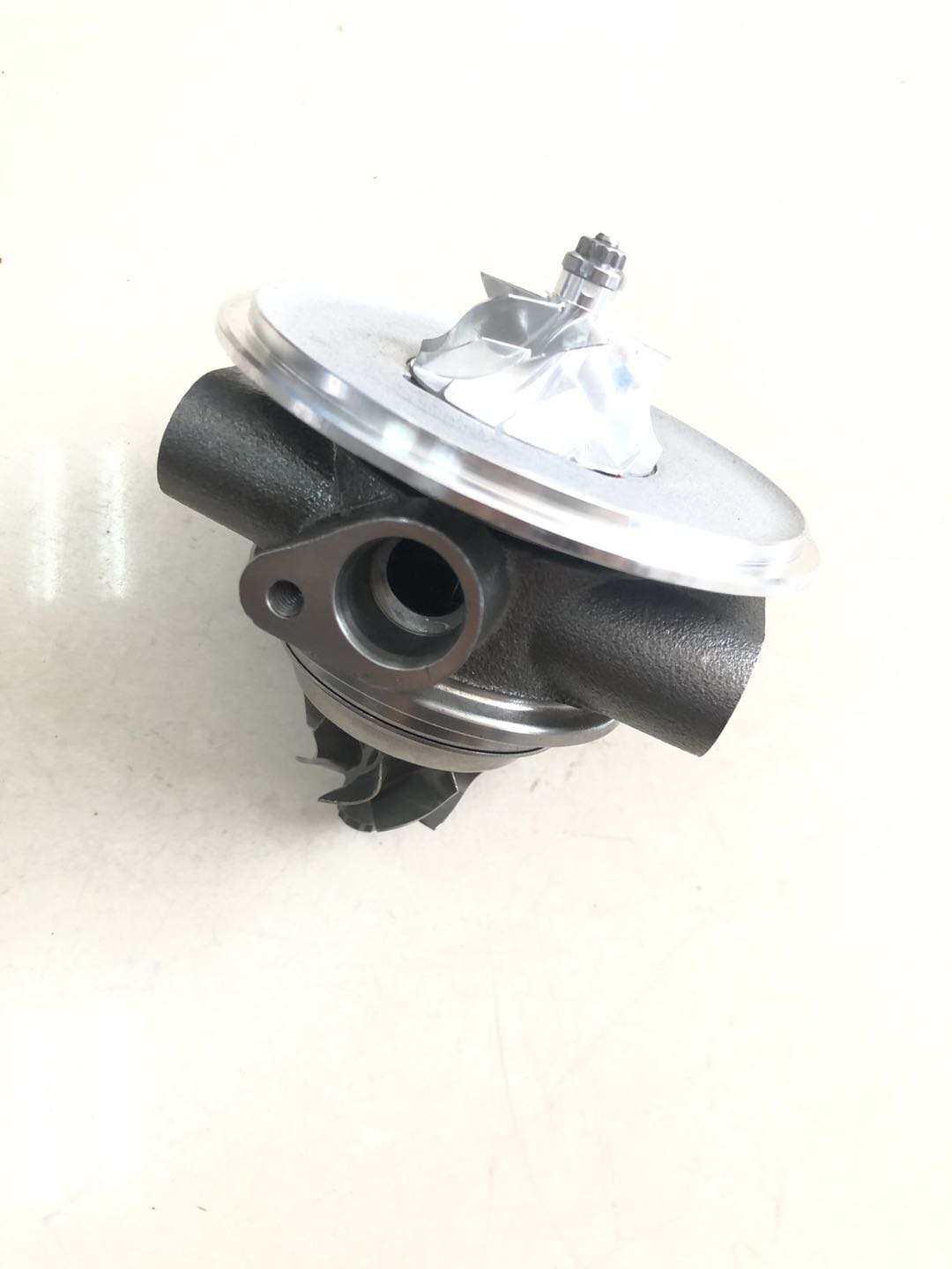 大众奥迪凌度B9发动机专用 2.0T涡轮增压器机芯总成06L145721