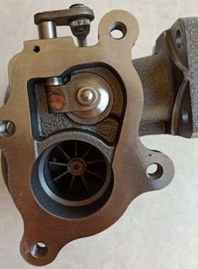 卡特C2.6久保田V2607三一60挖掘机CK45涡轮增压器总成1J712-17011