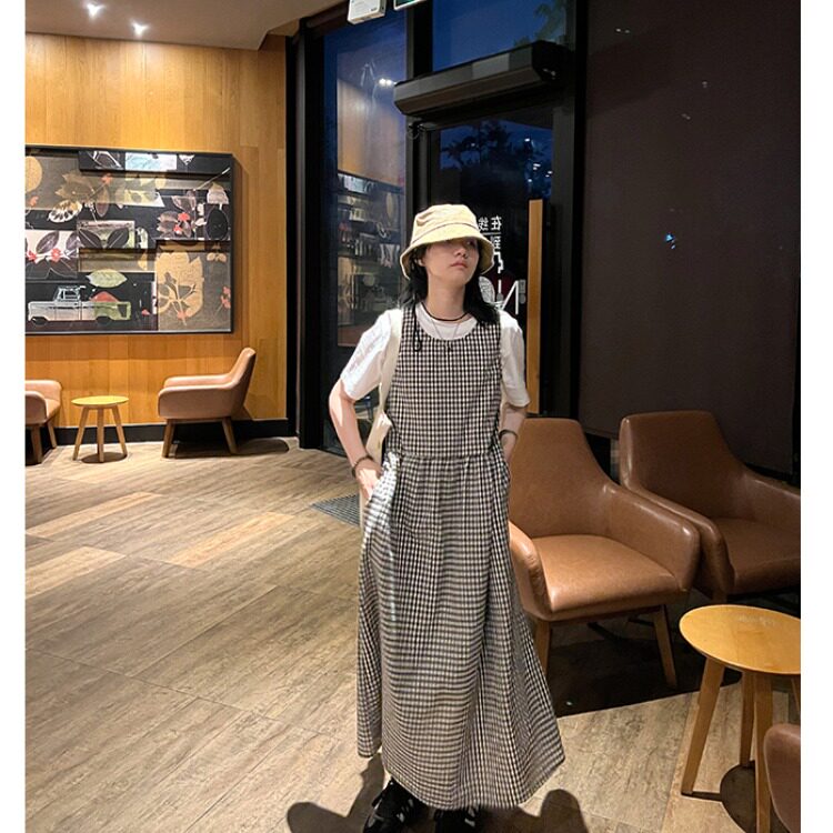 日系夏季新款棉麻大码女装胖MM格子无袖背心裙宽松气质休闲连衣裙