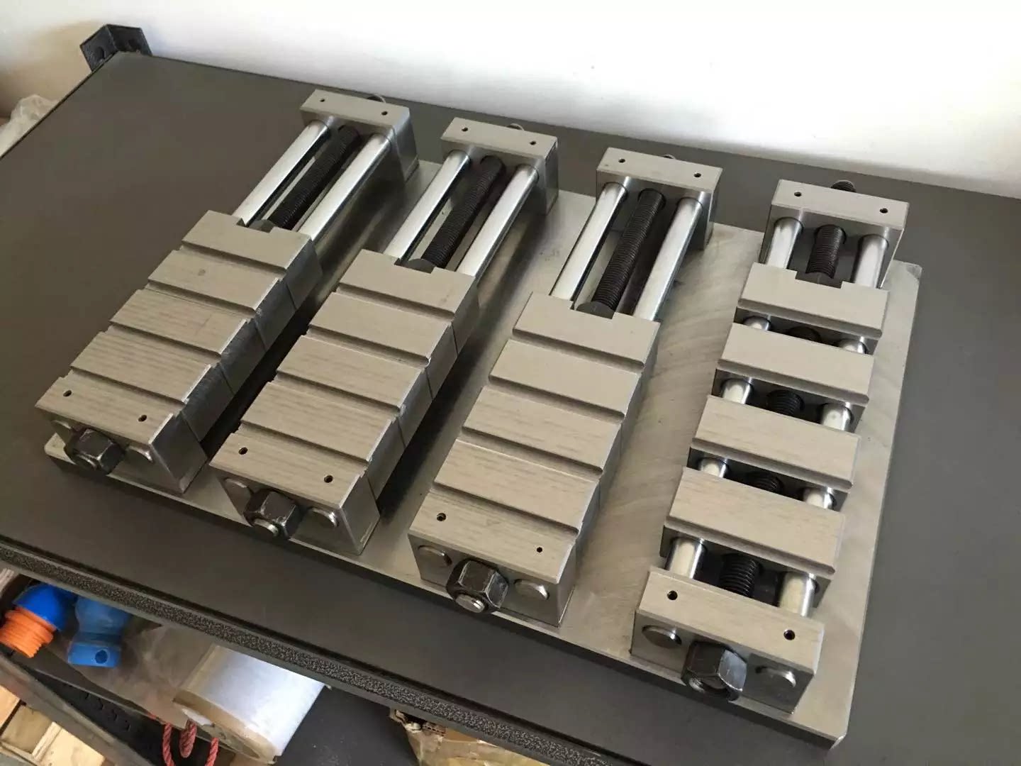 铜公夹具cnc电脑锣 多工位多功能铜公夹具批士平口钳数控加工中心