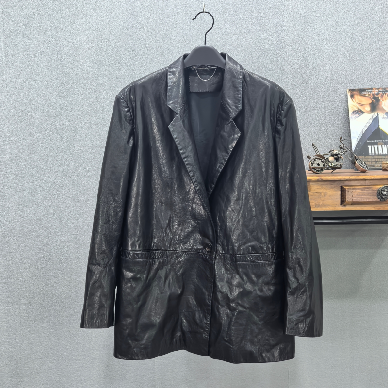 2026秋季新款真皮油蜡牛皮皮衣女一粒扣宽松百搭中长款西服外套