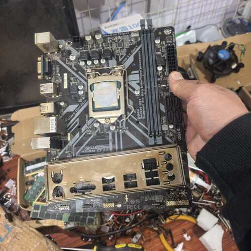 议价英特尔i3 9100F技嘉H310M S2 2.0主板（维修）