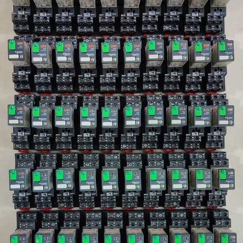 议价施耐德继电器:RPM22BD、24vDC~15a。实物拍摄成（维修）