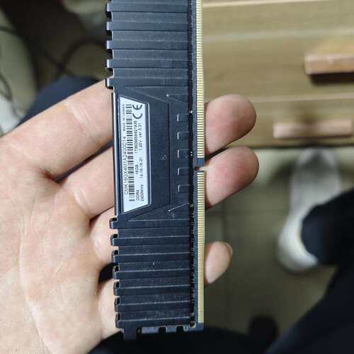 议价海盗船ddr4 频率2400 16G内存，正常使用（维修）