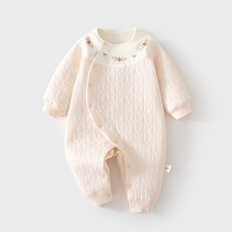 0-2岁保暖连体衣宝宝秋冬无骨哈衣新生儿三层夹棉爬服儿童连身衣