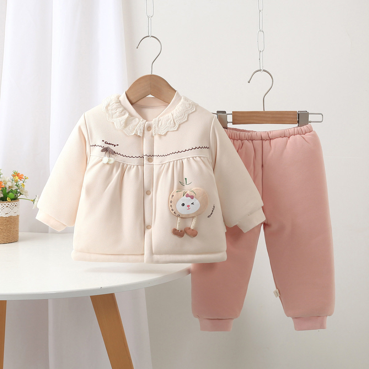 0-2岁秋冬季婴幼儿卡通无骨260克加棉对开门加厚棉套装可拆裆裤子