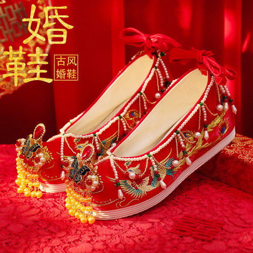 新款轻奢秀禾鞋配凤冠霞帔红色新娘绣花鞋古风流苏串珠中式新娘鞋