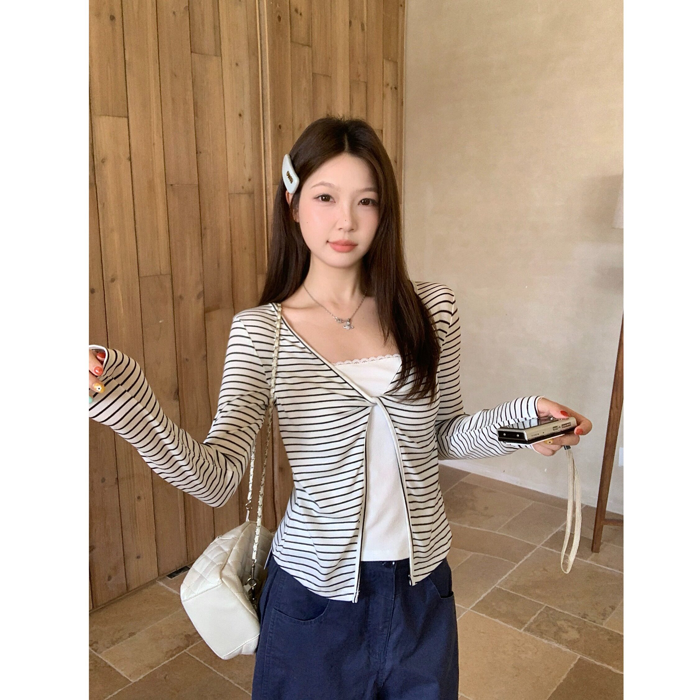 秋季条纹假两件辣妈款外出哺乳T恤修身显瘦大码产后喂奶打底上衣
