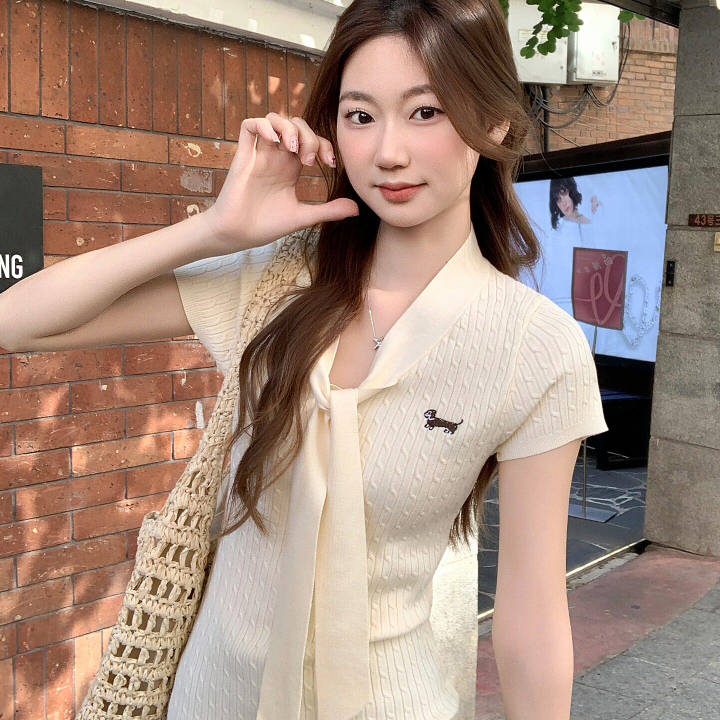 韩版V领绑带辣妈款外出哺乳短袖针织衫夏季气质刺绣产后喂奶上衣