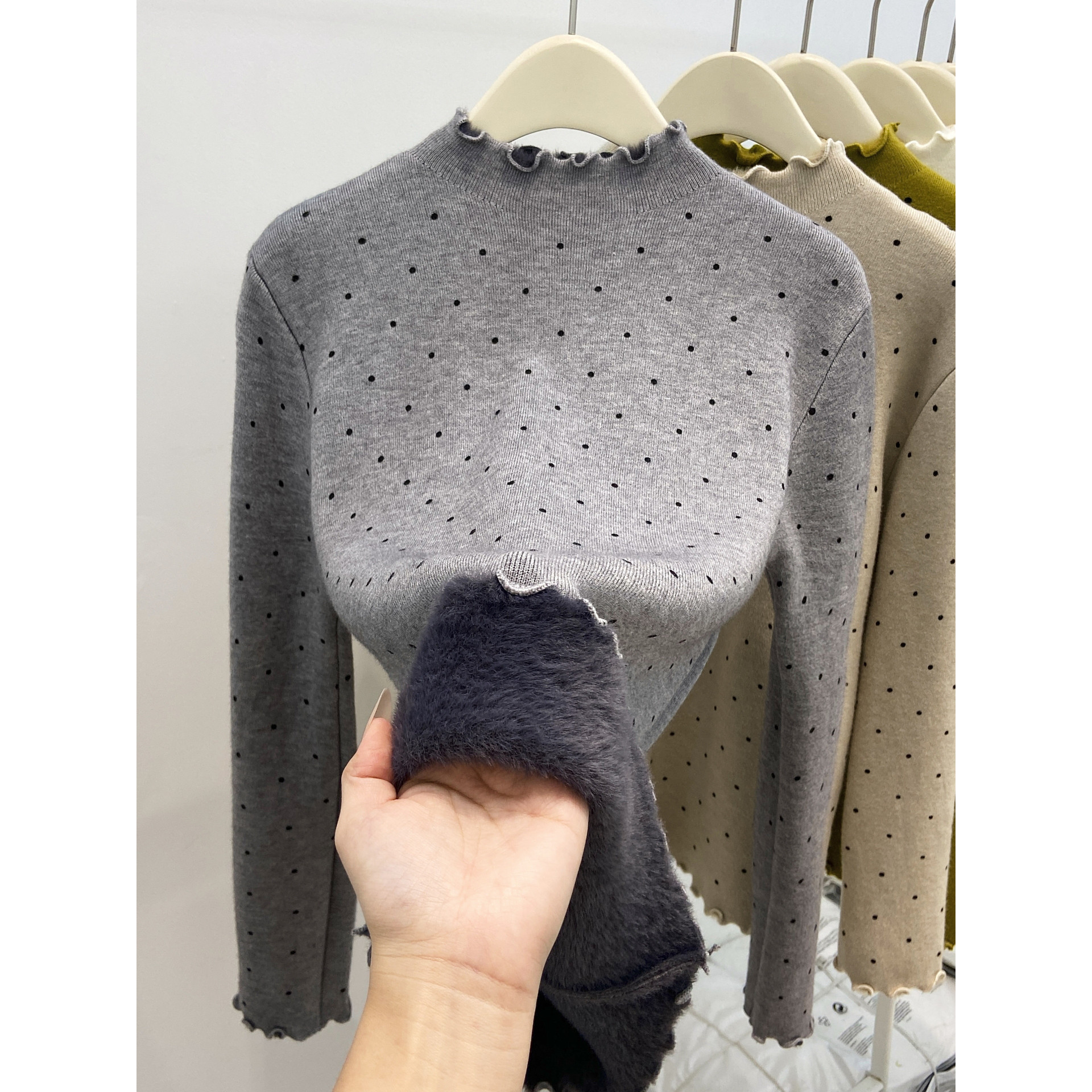 半高领波点辣妈外出哺乳针织衫