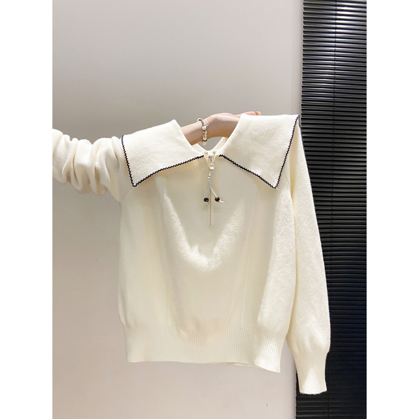 韩系大翻领半拉链哺乳针织毛衣