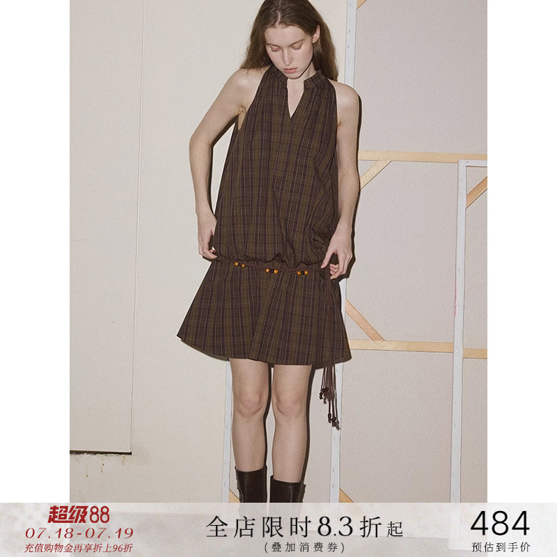 V字领口无袖抽皱花苞感连衣裙