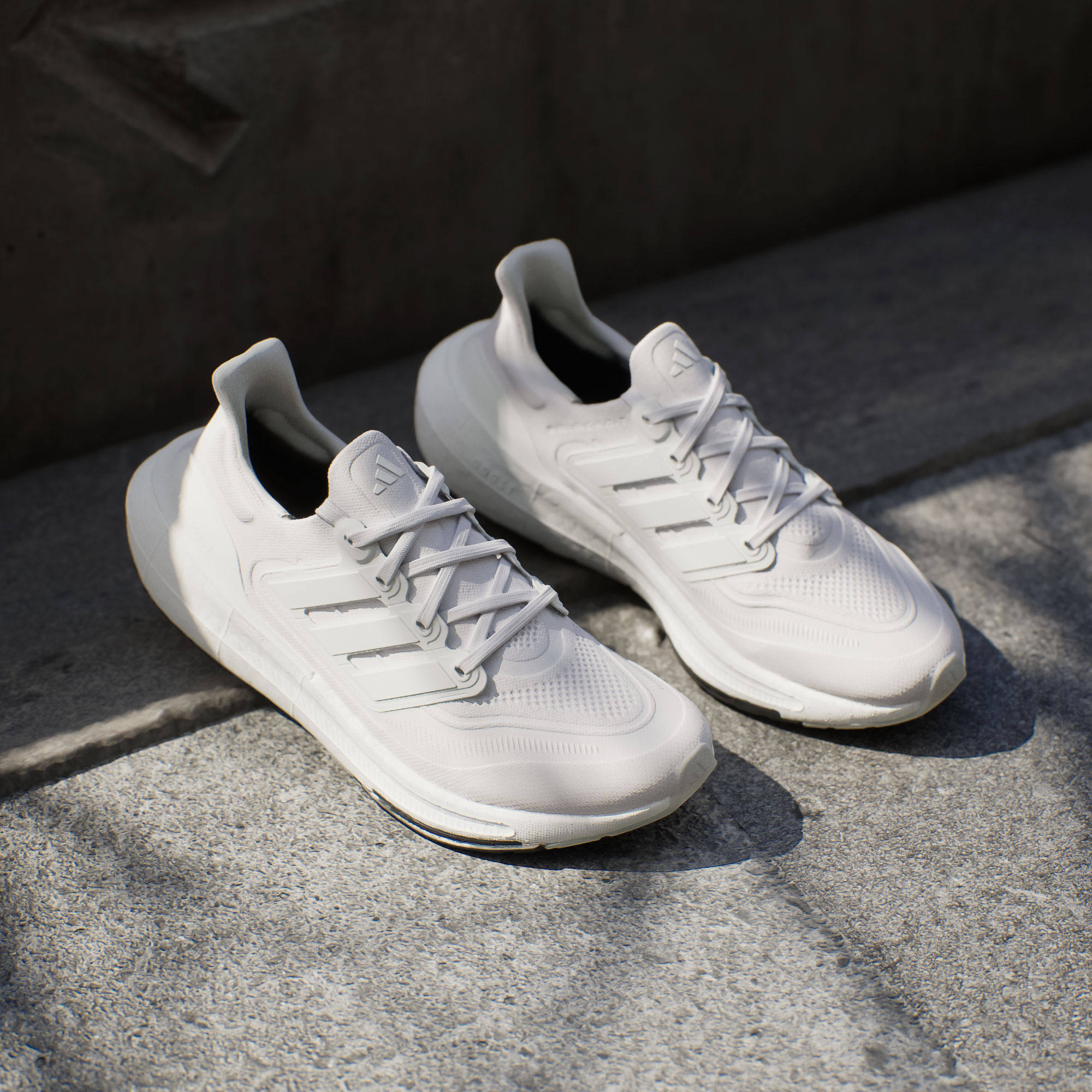 Adidas/阿迪达斯男超轻排汗随心畅跑跑步运动鞋「飘飘鞋」GY9350