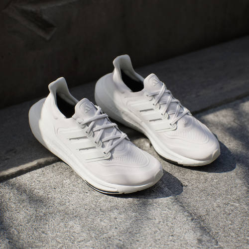 Adidas/阿迪达斯男超轻排汗随心畅跑跑步运动鞋「飘飘鞋」GY9350