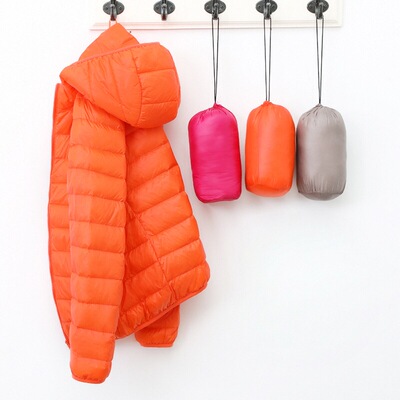 优衣U家官方旗舰店2025年秋冬新款轻薄款羽绒服女大码超轻便妈妈