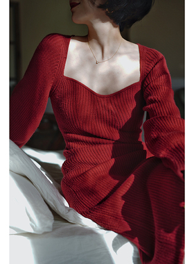 Chings复古针织灯笼袖显瘦大方领收腰优雅坑条包臀直筒开叉连衣裙