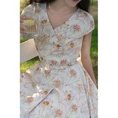 高腰小飞袖 连衣裙腰带显瘦V领纽扣印花裙 青 衣橱 断码 清仓