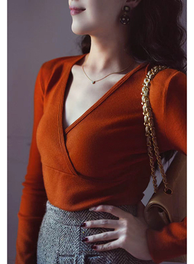 Chings法式复古保暖羊毛针织衫 混纺大V领包身显瘦多色内搭打底衫