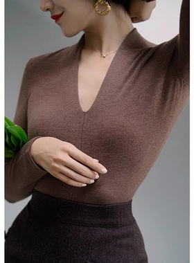 Ching's 复古V领显瘦长袖羊糕绒针织衫 修身打底上衣百搭女士毛衣