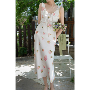 Ching's复古缎面花朵U领连衣裙 大圆领抽绳绑带斜裁收腰显瘦长裙