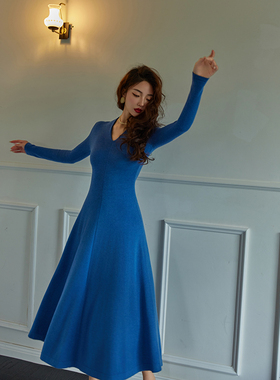 Chings 法式复古v领收腰a字羊毛混纺针织连衣裙 梨形身材显瘦长裙