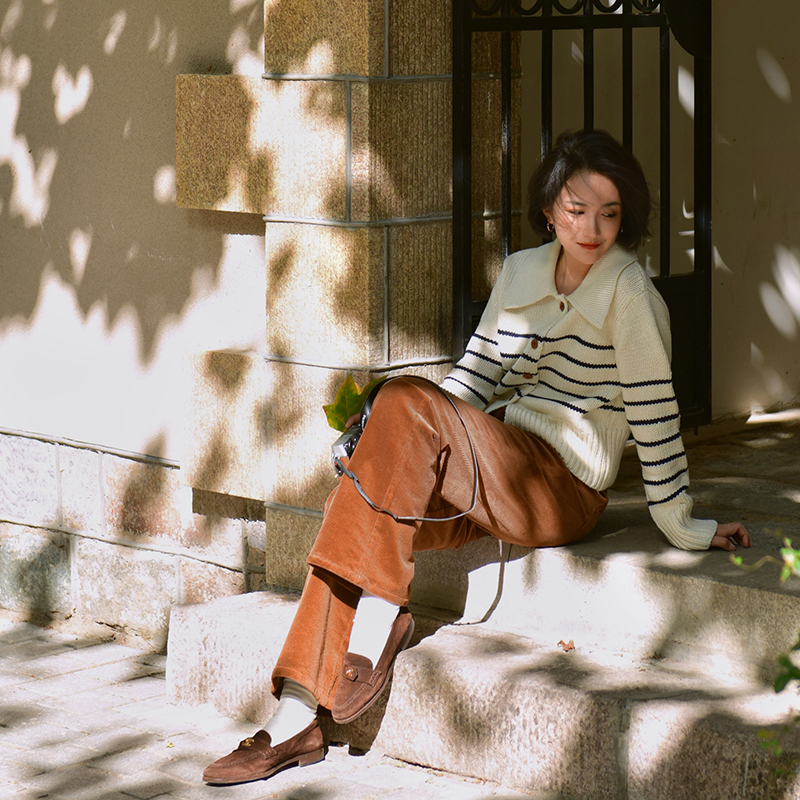 显腿长复古灯芯绒微喇叭裤