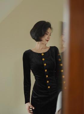 Chings 复古一字领长袖收腰小鱼尾裙 设计感显瘦黑色丝绒连衣裙秋