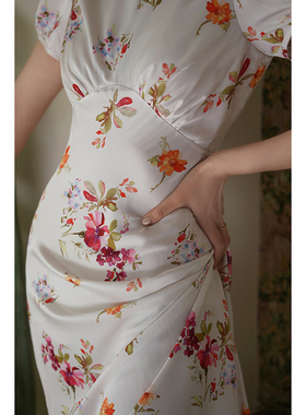 Ching's法式复古缎面泡泡袖圆领连衣裙斜裁显瘦A字裙小鱼尾中长裙