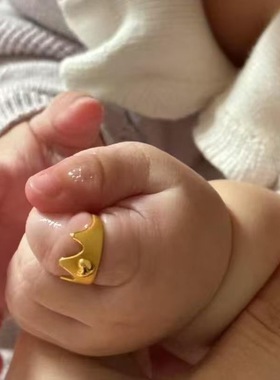 新款小众爱心皇冠宝宝戒指时尚金色气质百搭婴儿百天高级周岁礼物