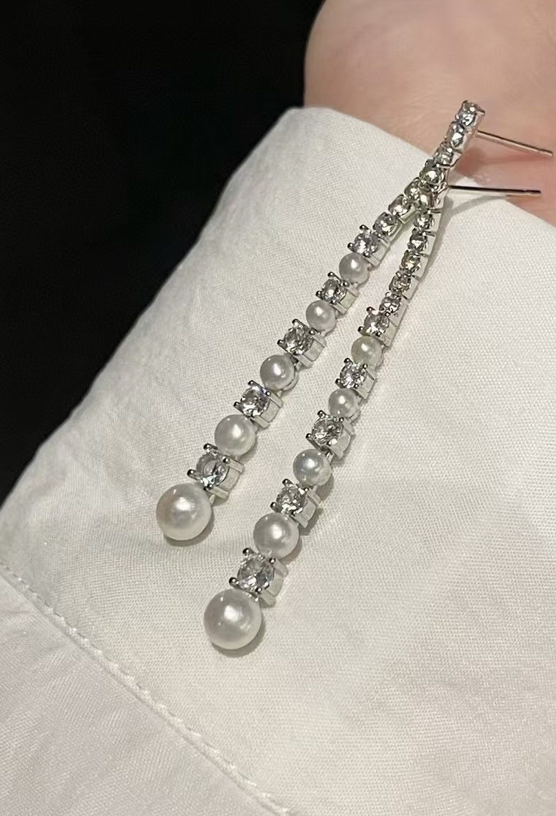 耳钉精致金色蝴蝶结搭配珠子大小