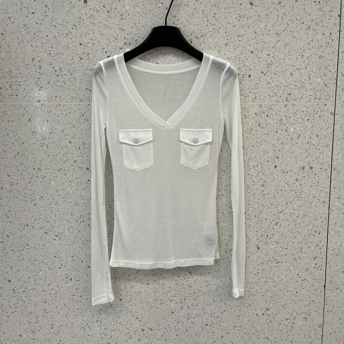 纯欲辣妹极简风V领胸前口袋长袖T恤女修身显瘦轻薄微透打底衫上衣