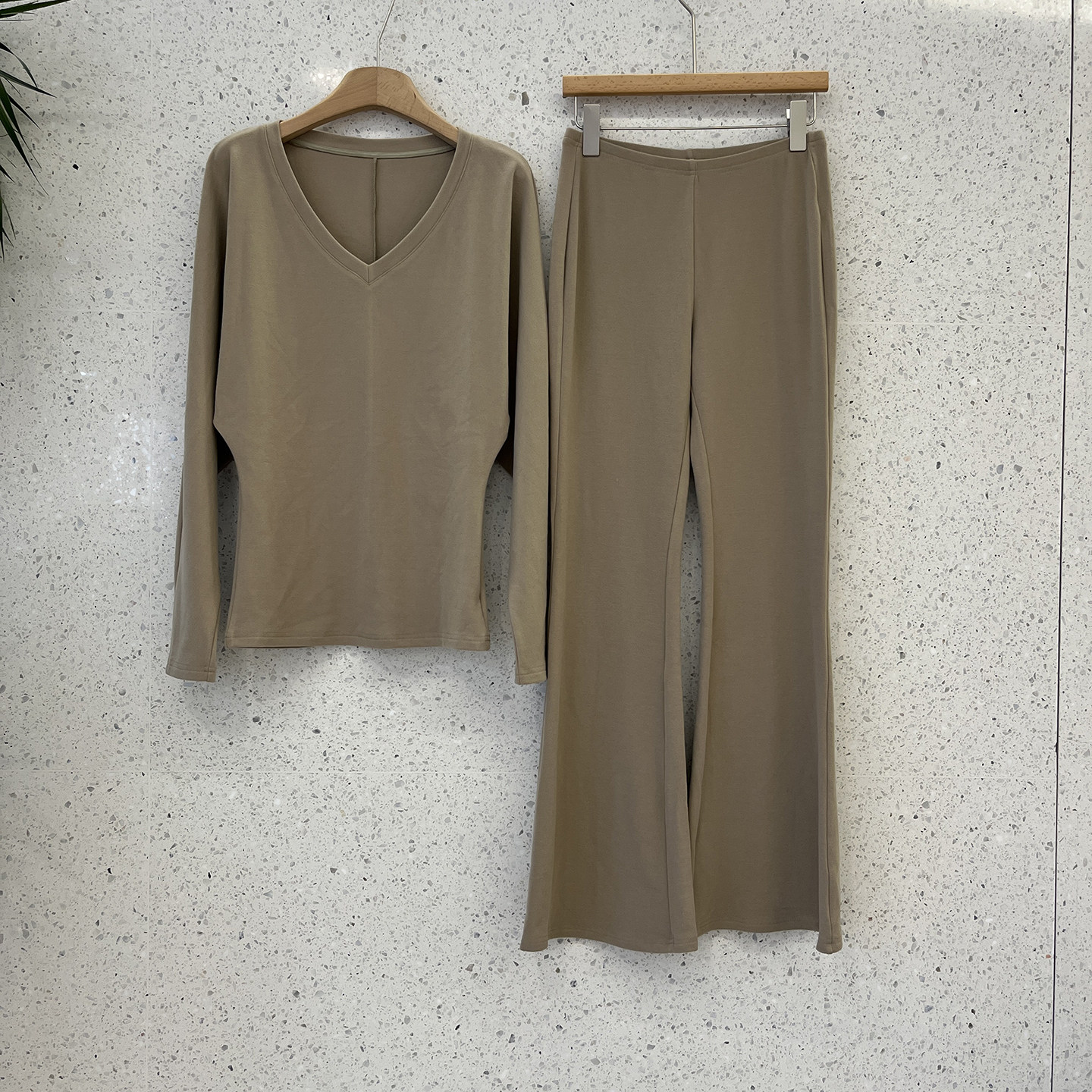 南油买手店纯欲辣妹风百搭双面磨毛长袖T恤+休闲裤女显瘦弹力套装,女装/女士精品,时尚套装,淘宝优惠券,粉丝福利购,淘宝优惠卷