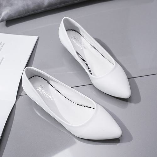 白色哑光学生礼仪大码高跟鞋