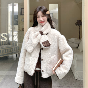 3323 皮毛一体2C227 P215K288 新款 颗粒短外套女2025冬季