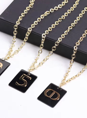 高档长款b字母项链女2024新款毛衣链方牌字母小香风网红装饰挂链