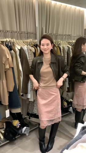 韩国东大门蕾丝拼接麂皮绒垂感半身裙女秋季新款显瘦中长款a字裙