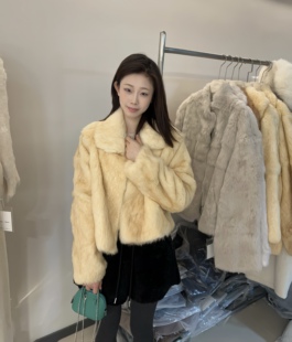 富家千金 翻领兔毛皮草外套女毛毛大衣25冬新款百搭保暖短款上衣