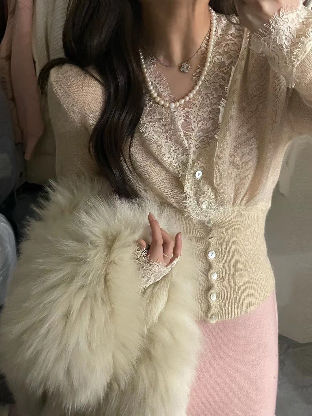 韩国东大门25新款V领蕾丝拼接温柔风显瘦羊毛针织开衫女打底毛衣