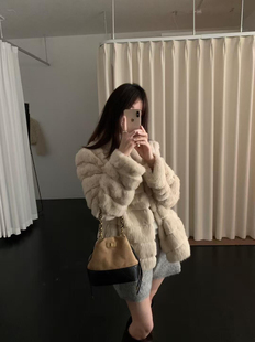 高级感立领兔毛皮草外套女2025冬季新款轻奢风保暖皮羊毛一体上衣