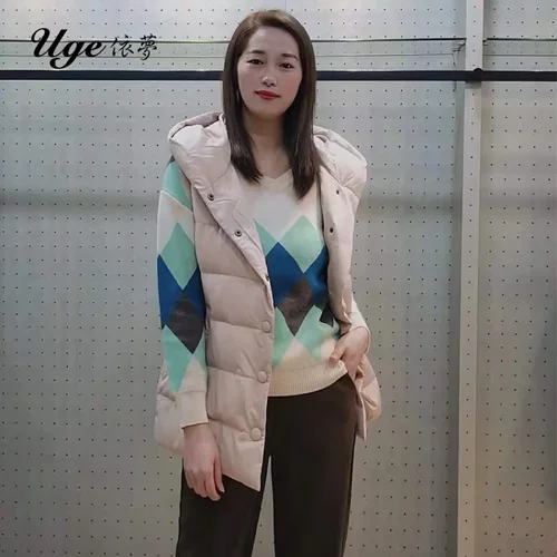 依梦新款简约纽扣设计中长款连帽羽绒服外套17234785