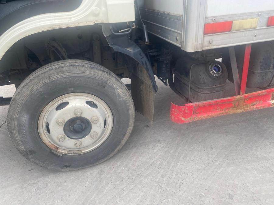 1月14日绵阳贵AQ97U1解放牌轻型厢式货车网络拍卖公告