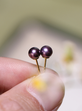 宝石光！紫珠里zui稀缺的宝石光被我挑出来！炫彩紫色珍珠耳钉