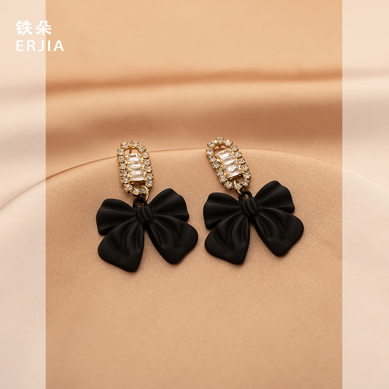 复古黑色蝴蝶结优雅蚊香盘耳饰