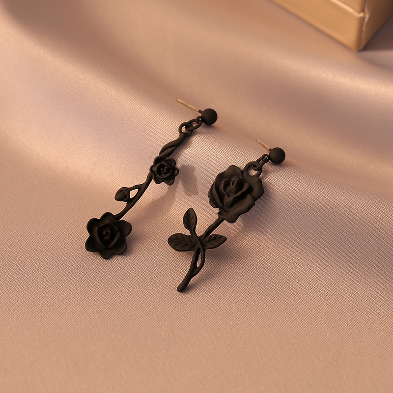 不对称黑玫瑰耳环蚊香盘无洞耳夹